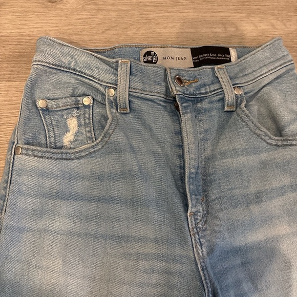 Levi's Light Blue Mom Jeans - Picture 3 of 7